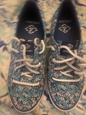 Very Rare!!!! New sperry sneakers 7